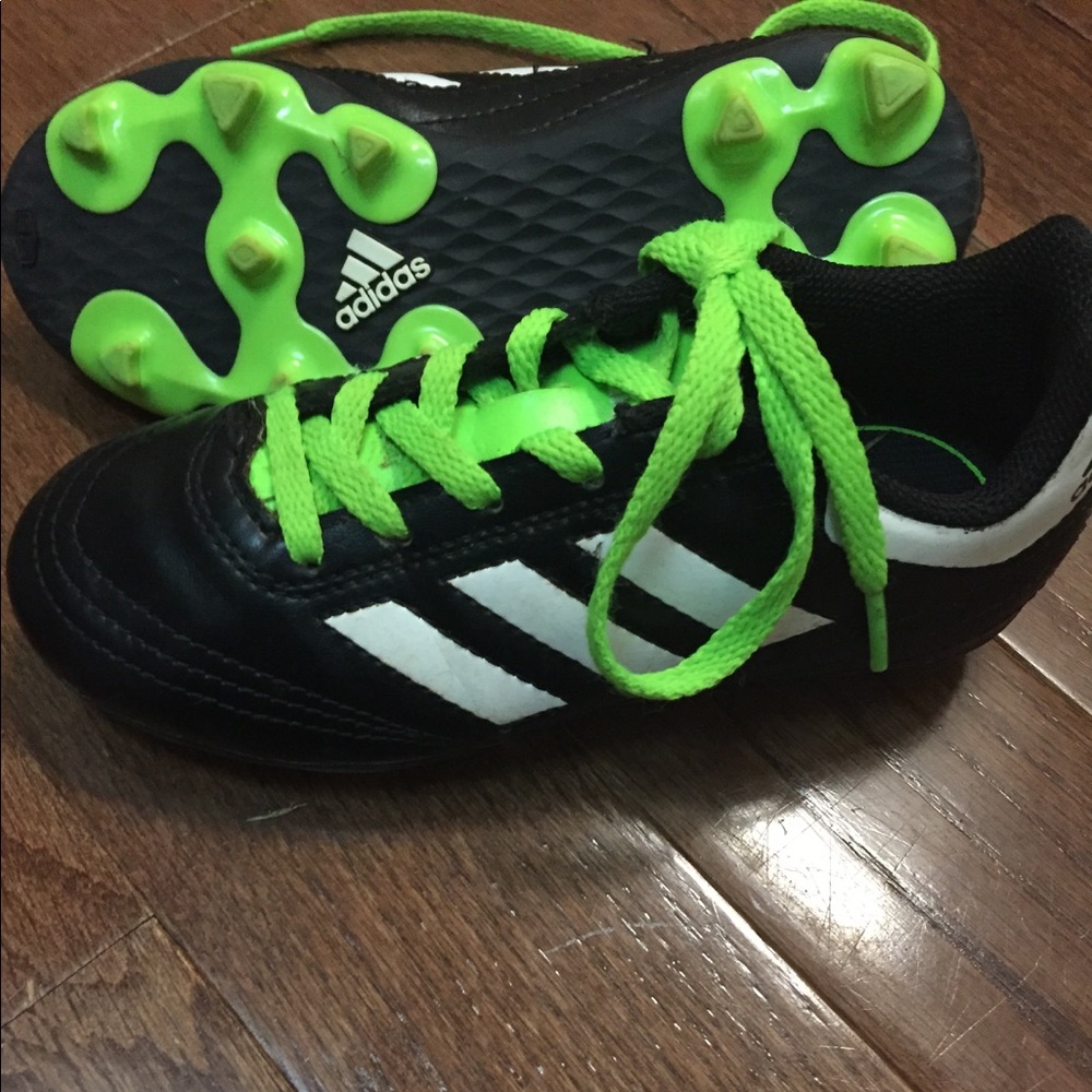 Kids adidas cleats. Soccer or baseball